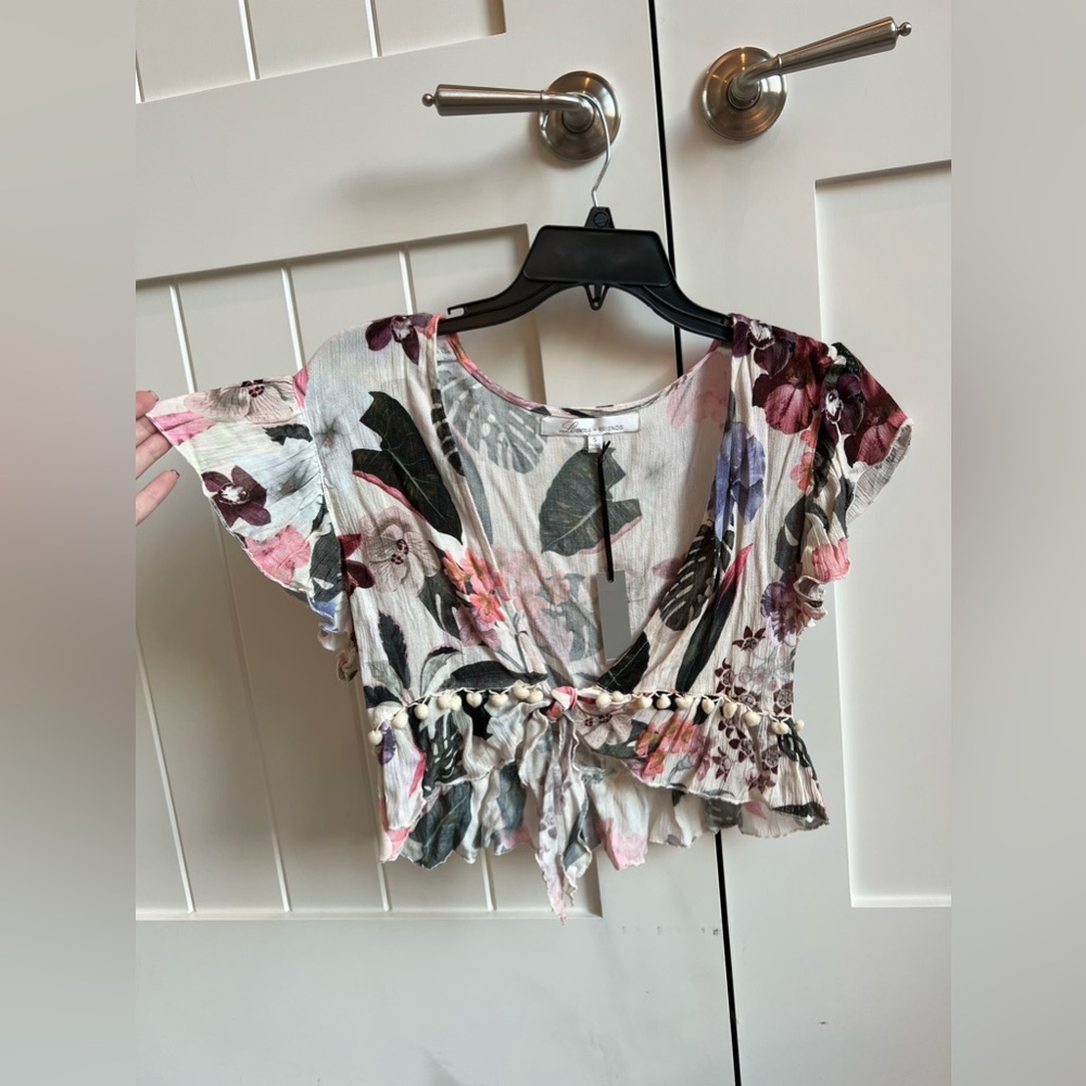 Floral print crop top blouse with bow tie!